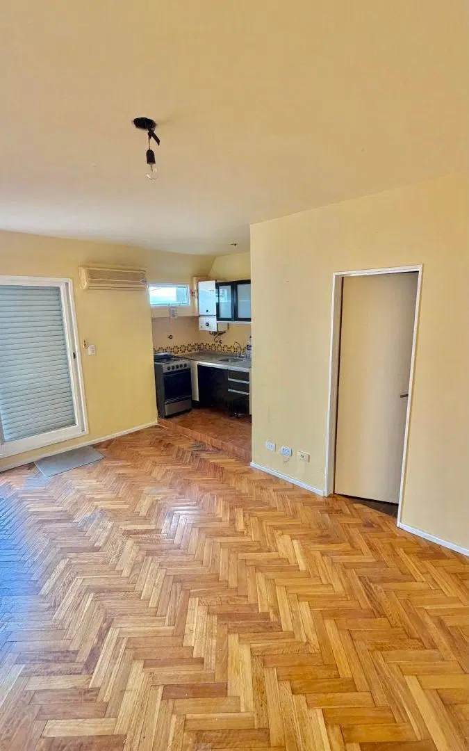 Excelente monoambiente con balcón 3