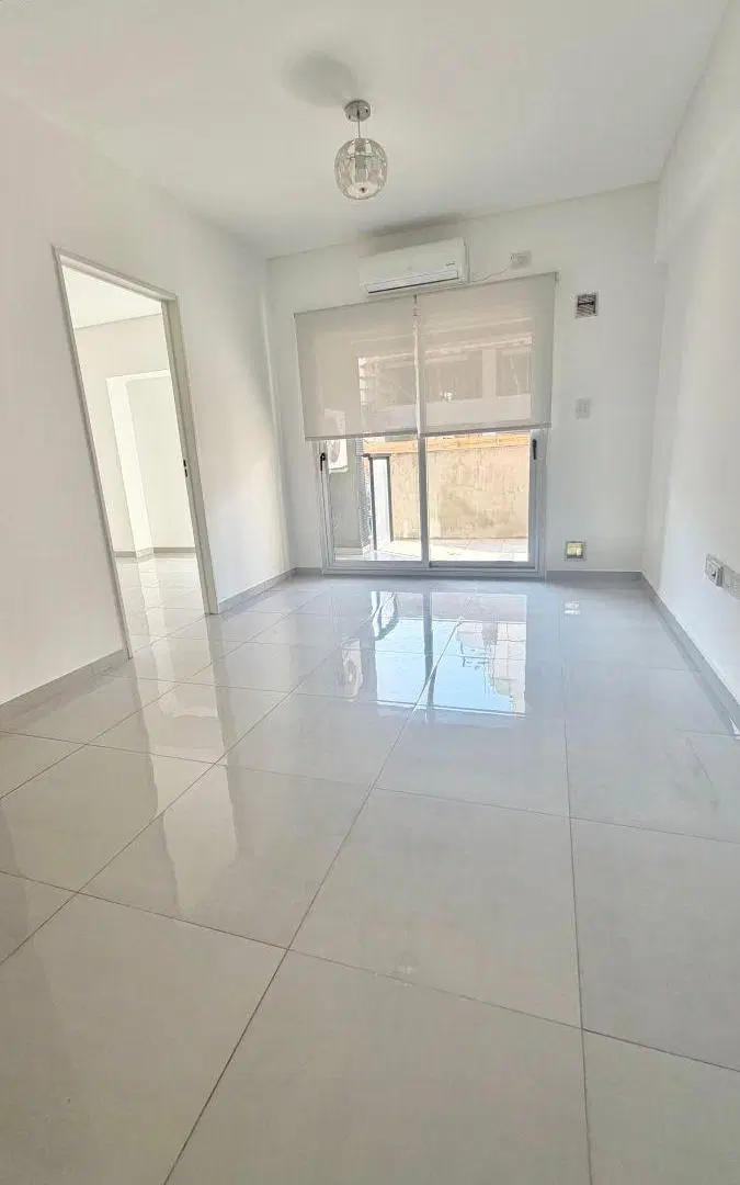 Excelente Departamento de 2 Ambientes al Frente con Balcón. Ideal Ubicación. 2