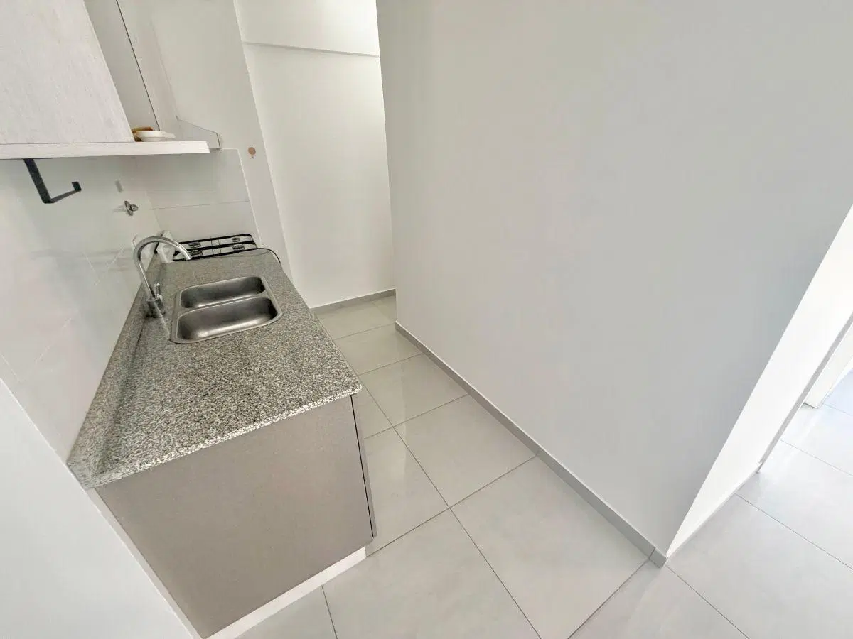 Excelente Departamento de 2 Ambientes al Frente con Balcón. Ideal Ubicación. 8
