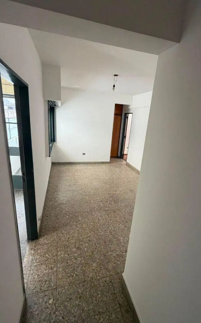 Departamento de 41 m² con 2 ambientes, lavadero y cocina en venta en Villa del Parque 5
