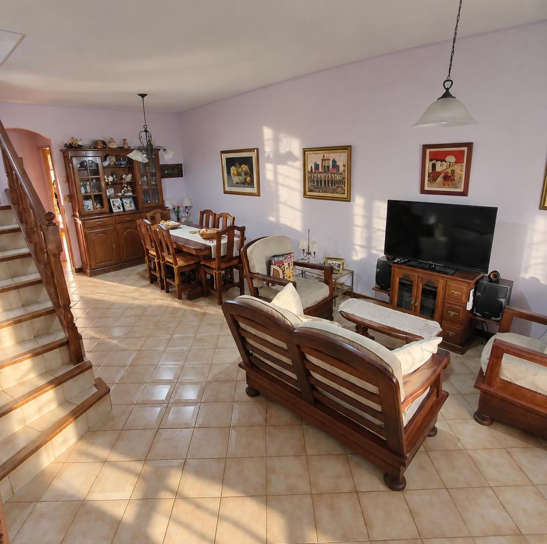 Foto de Casa duplex de 145 m² con 3 dormitorios en venta en Floresta Norte, imagen 2