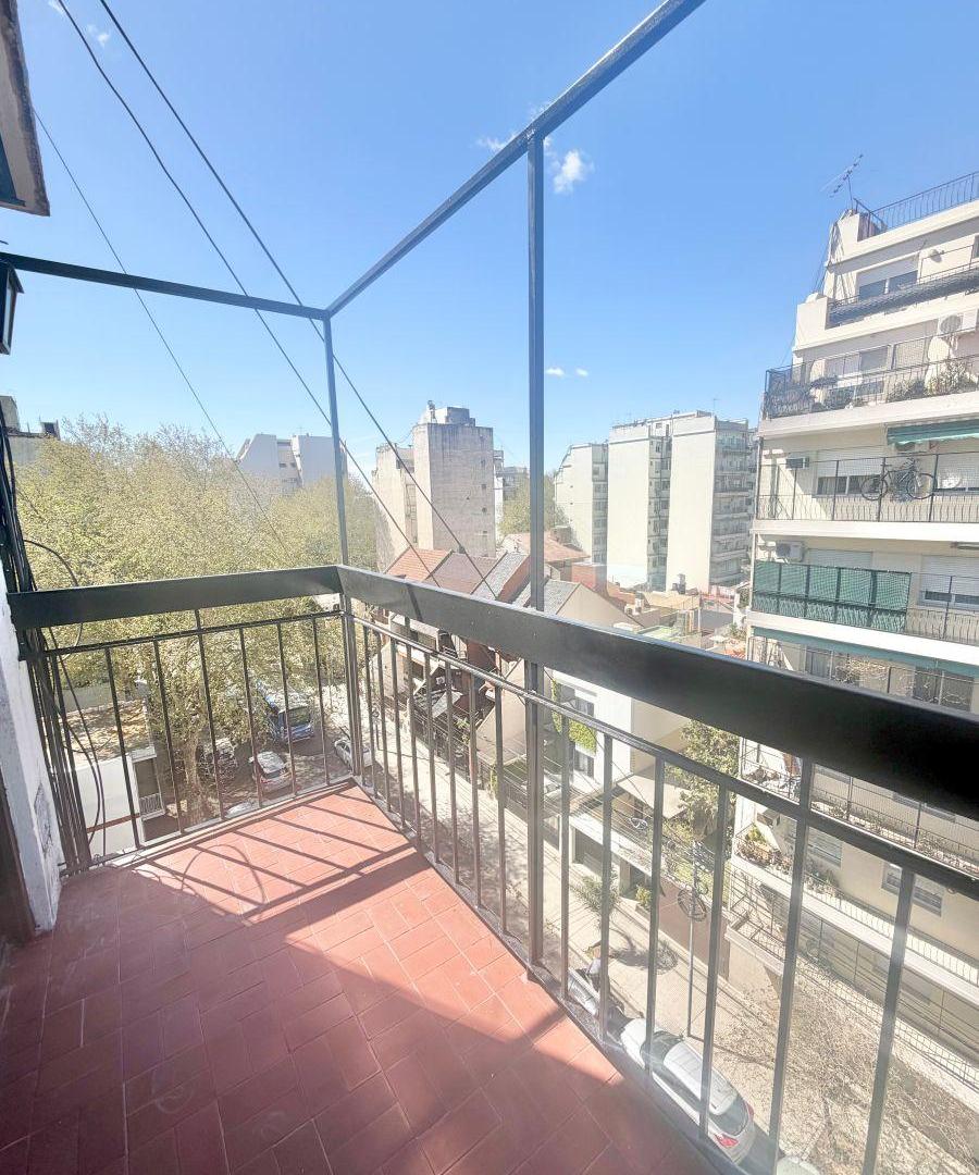 Foto de Excelente Departamento de 3 Ambientes con 2 Balcones al Frente. Muy, imagen 3
