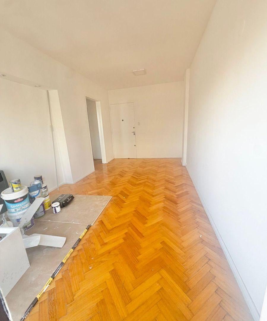 Foto de Excelente Departamento de 3 Ambientes con 2 Balcones al Frente. Muy, imagen 2
