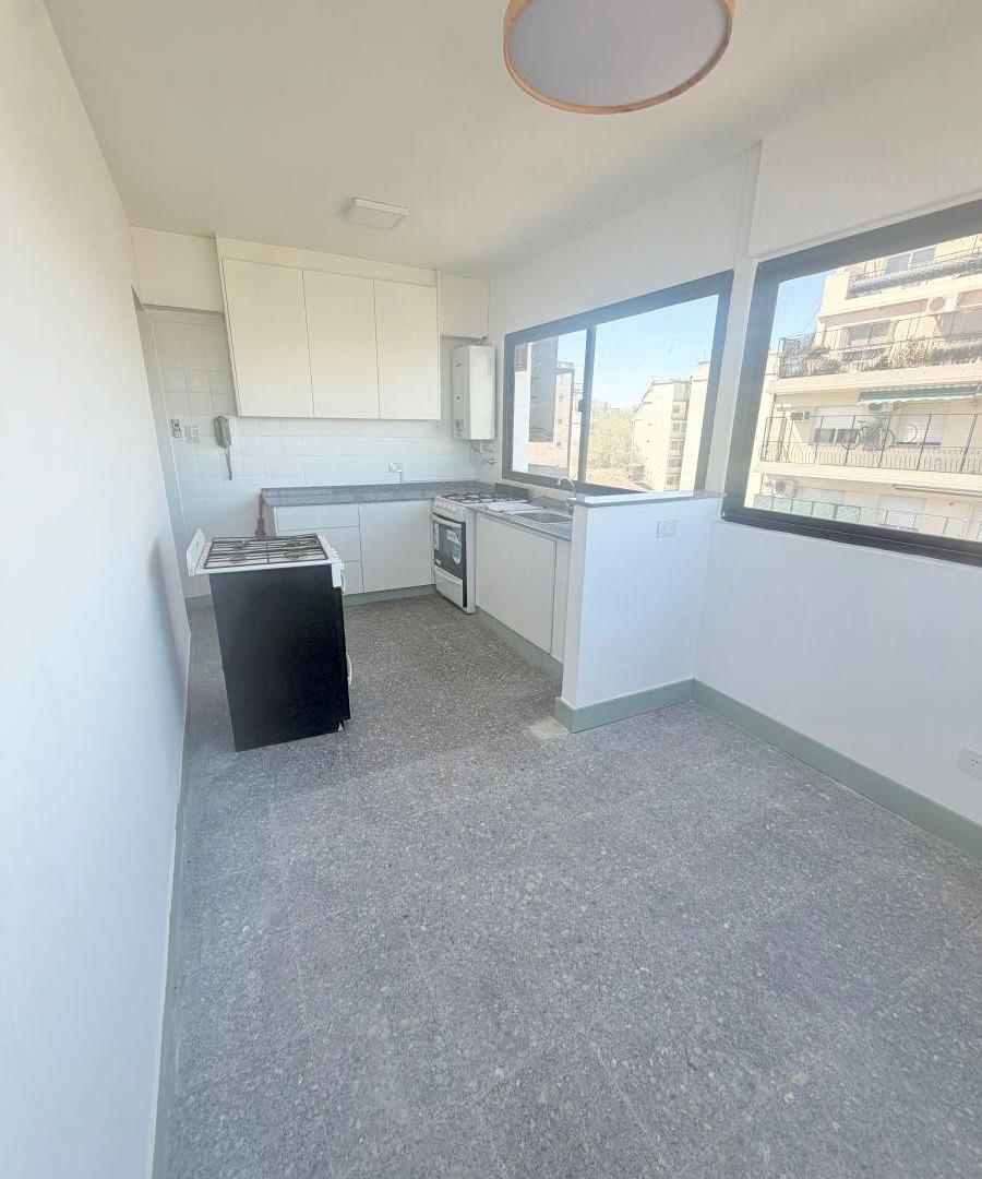 Foto de Excelente Departamento de 3 Ambientes con 2 Balcones al Frente. Muy, imagen 4