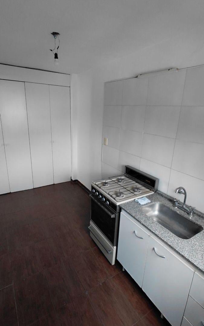 Foto de Excelente departamento 3 ambientes en venta en Monte Castro, imagen 3