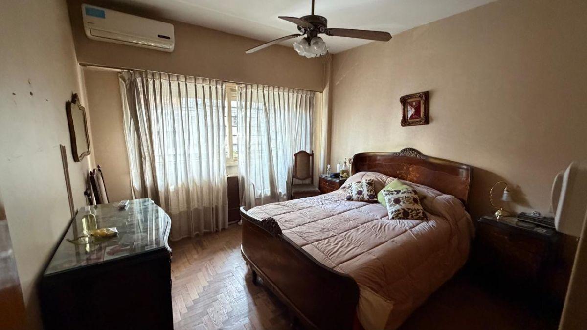 Foto de Departamento de 4 ambientes con balcón y patio, imagen 3