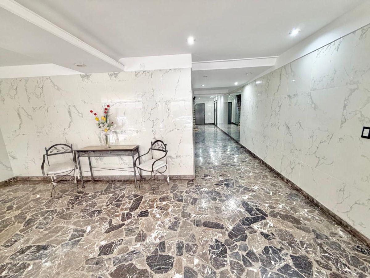 Foto de Departamento de 4 ambientes con balcón y patio, imagen 5