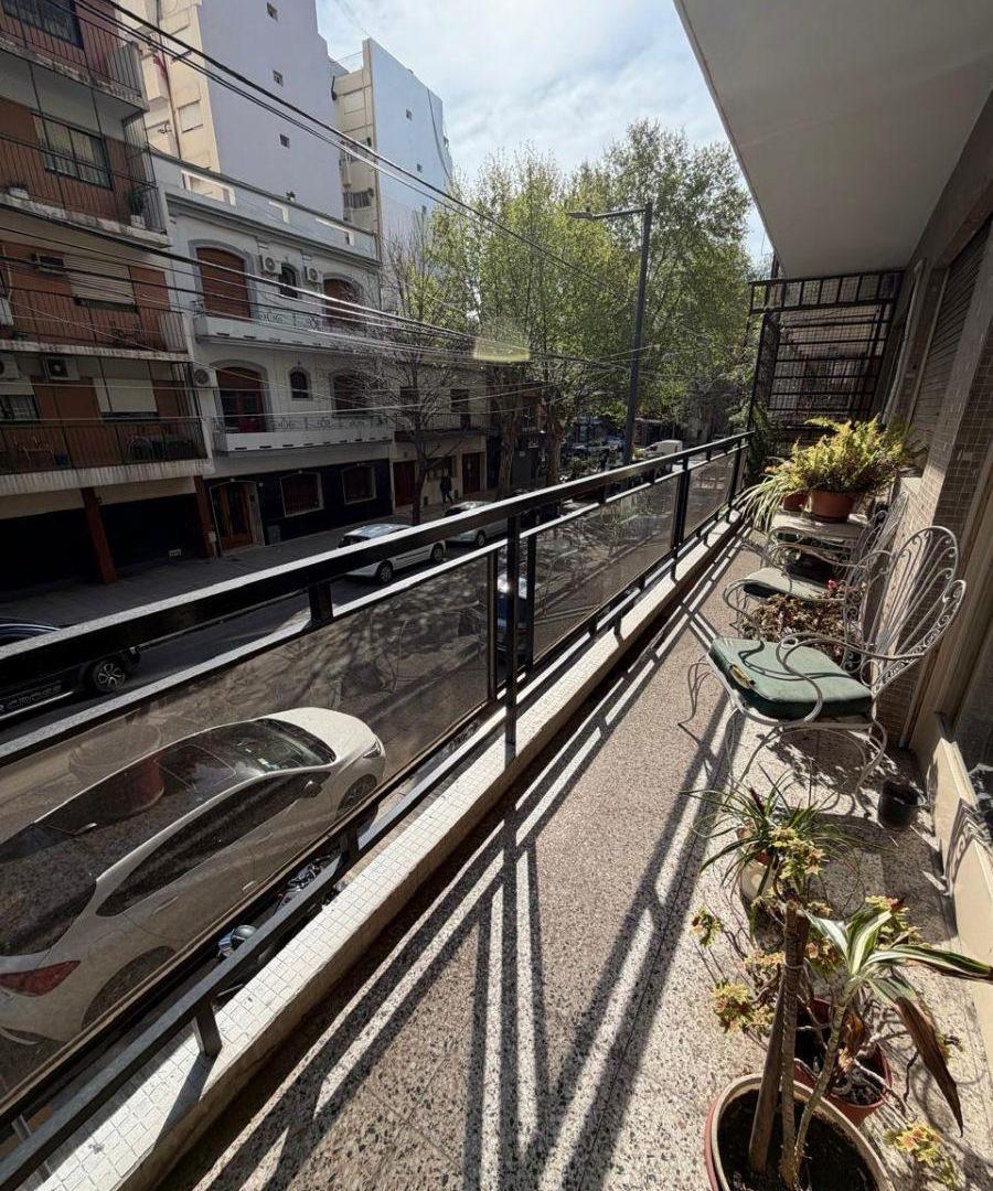 Foto de Departamento de 4 ambientes con balcón y patio, imagen 2