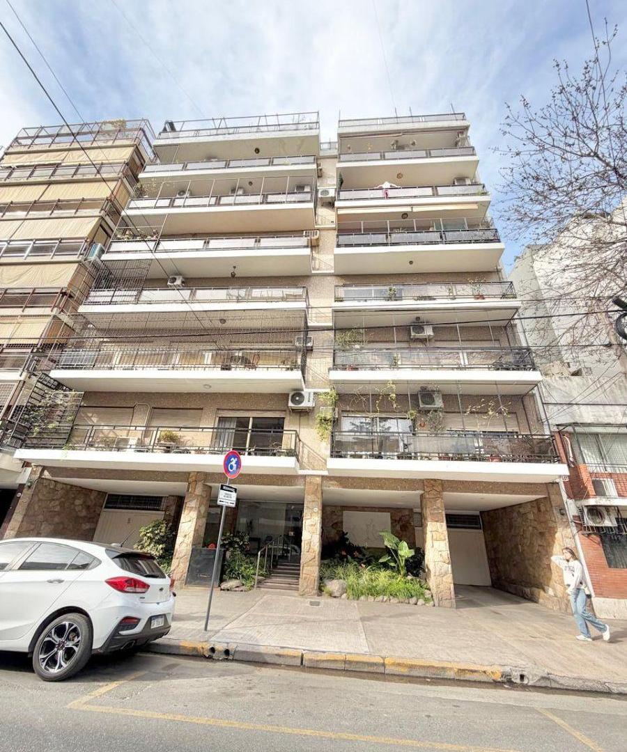 Foto de Departamento de 4 ambientes con balcón y patio, imagen 1