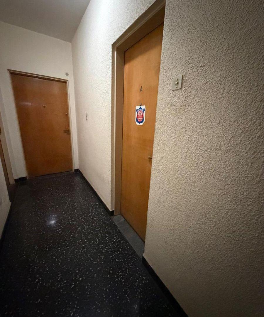 Foto de Departamento de 4 ambientes con balcón y patio, imagen 4