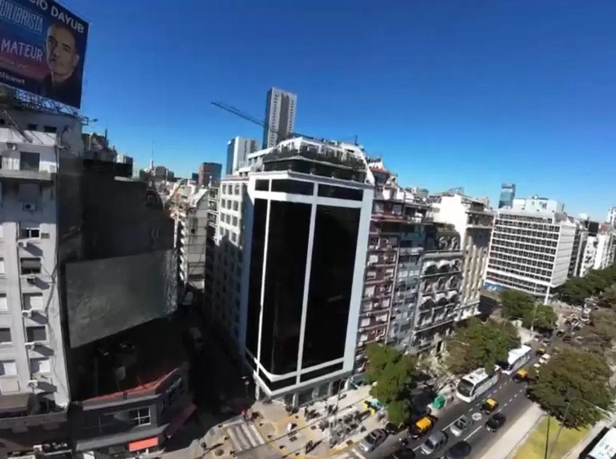 OFICINAS PREMIUM EN ALQUILER CON O SIN MUEBLES EN RETIRO. EXCELENTE VISTA A AV. 9 DE JULIO 3