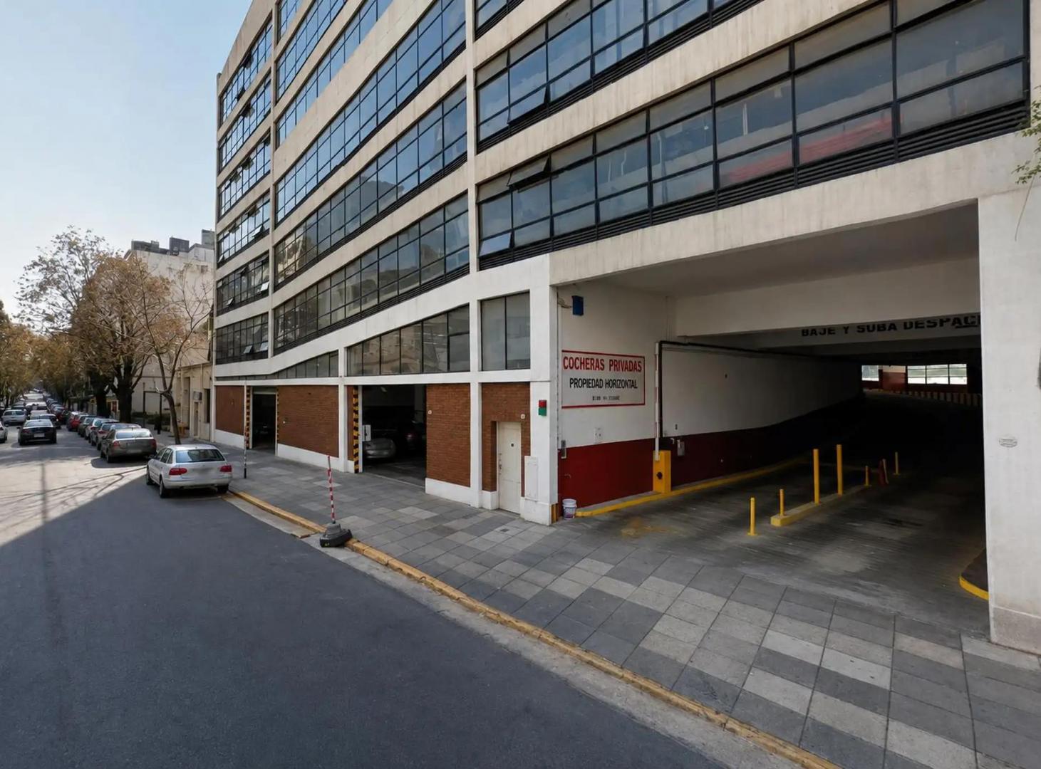 Foto de COCHERA CUBIERTA PEÑA 2627 . RECOLETA PEÑA (entre Agüero y Austria), imagen 2
