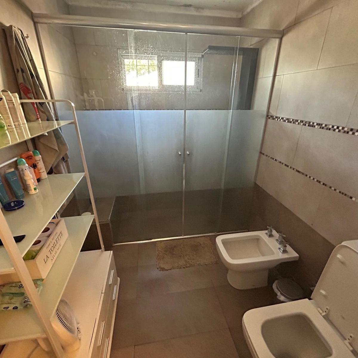 Florida: Encantadora Casa Antigua Refaccionada a Nuevo, en Calle Arbolada 1