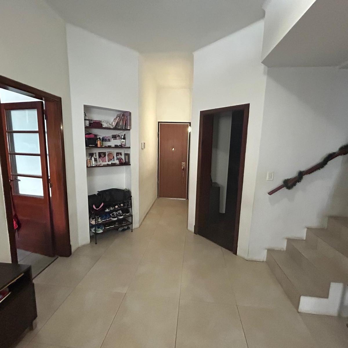 Florida: Encantadora Casa Antigua Refaccionada a Nuevo, en Calle Arbolada 4