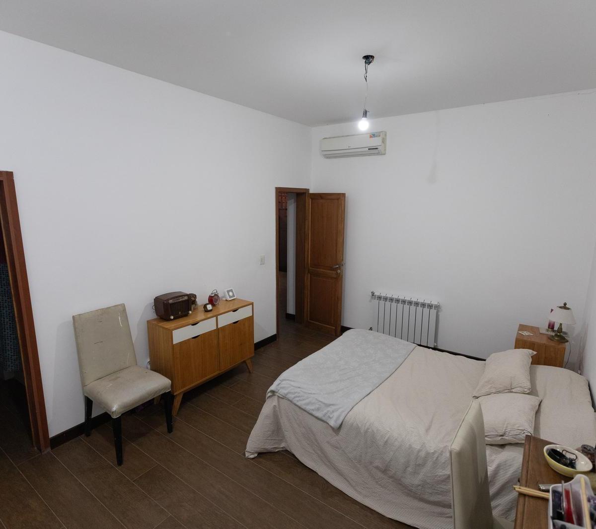 ¡Excelente Oportunidad en La Lucila! Chalet Refaccionado Hace un Año 3