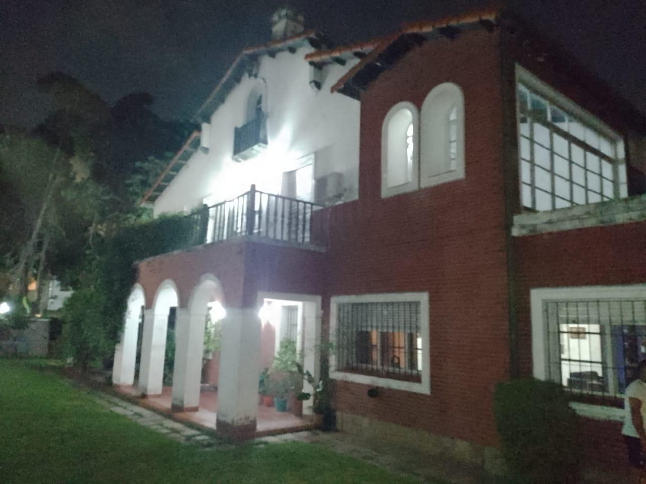 Casa / Terreno Único en Venta – La Lucila – 800 m²