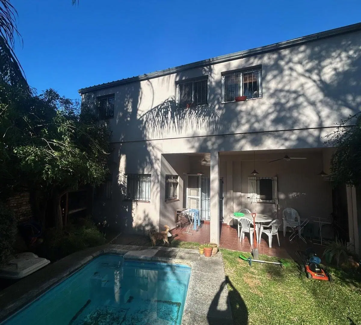 Muy linda casa en La Lucila - Calle Chelia – 5 Dormitorios, Jardín y Pileta - Venta 1