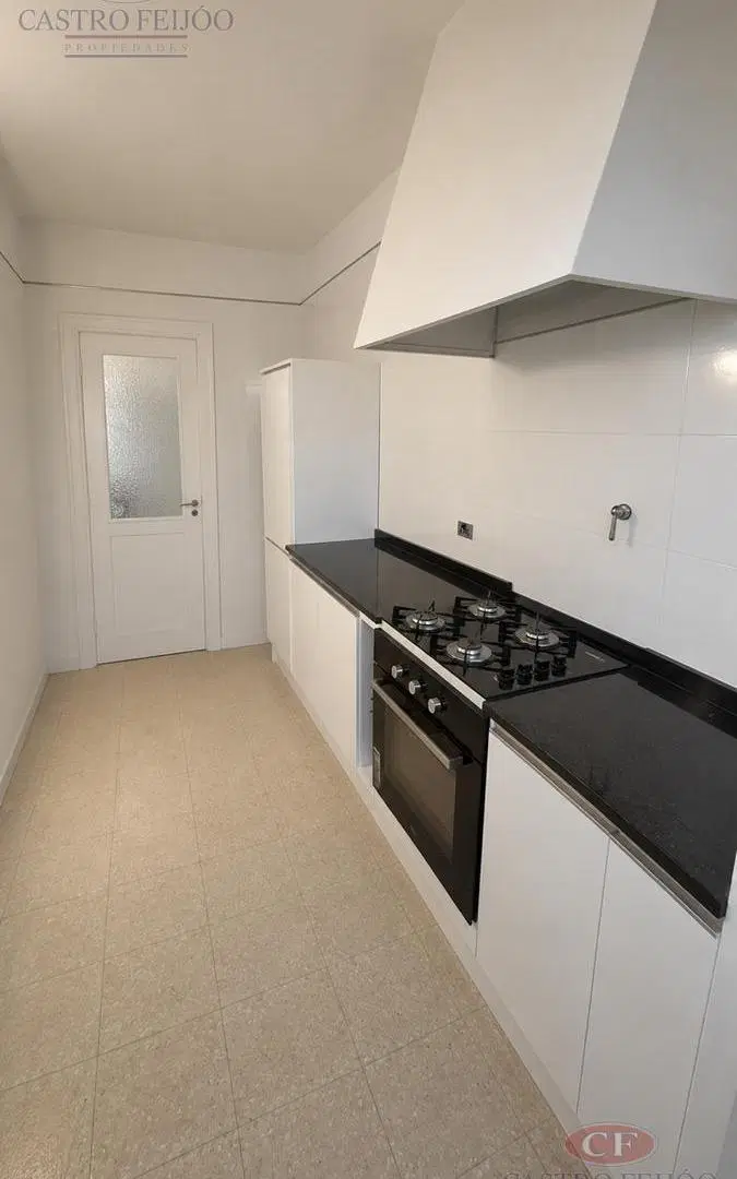 Muy lindo PH en venta frente a la Plaza de Olivos - Alberdi al 1000 2