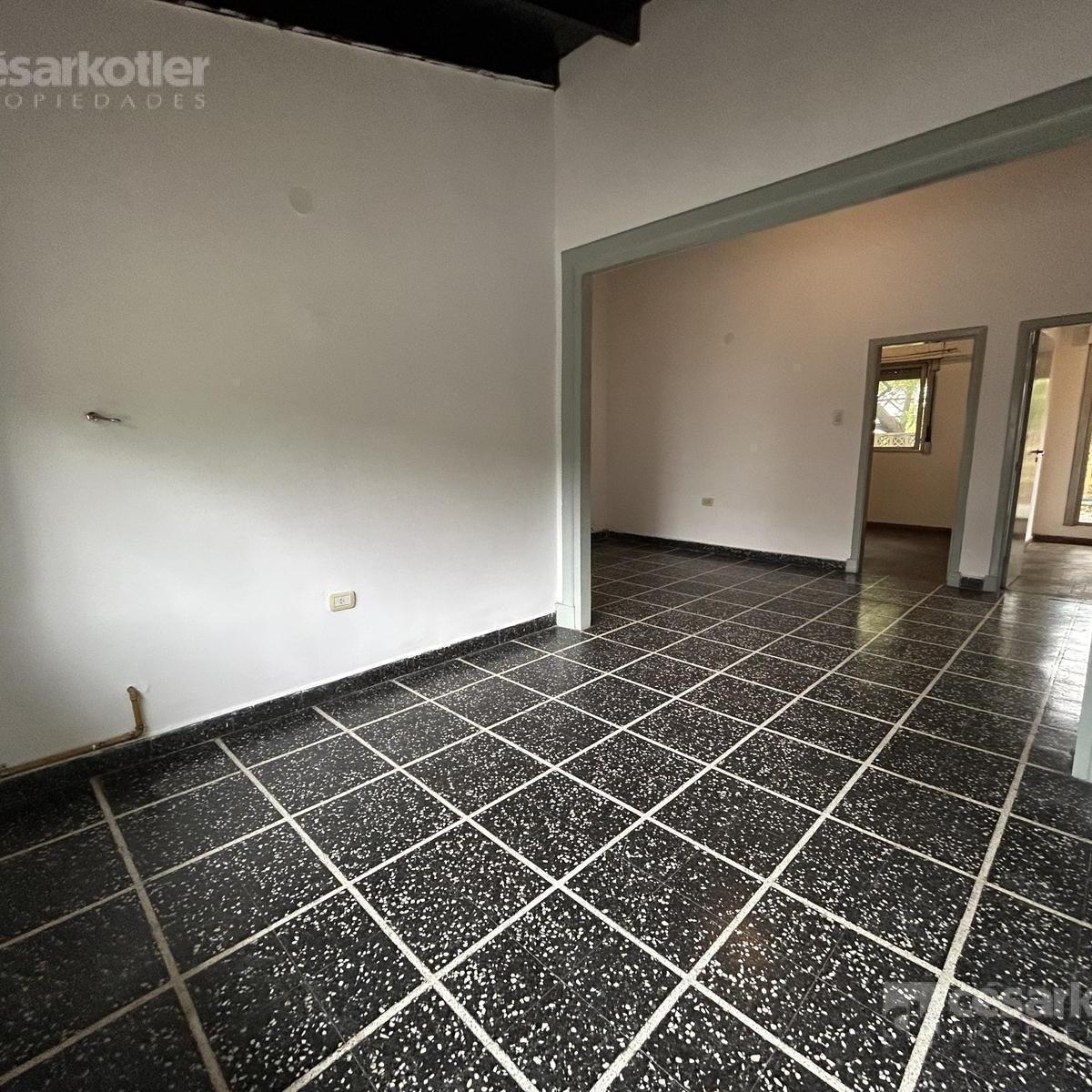 Importante Inmueble (Depto. 2 Locales de Negocio) S/ Av Alte. Brown 2