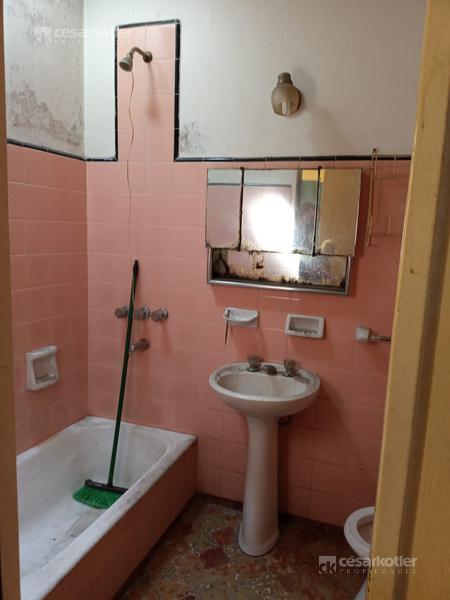 Casa con 2 Departamentos Venta en BLOCK - Temperley