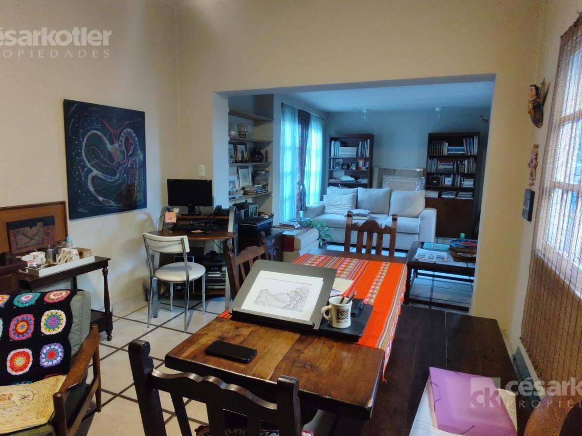 Muy linda casa 2 ambientes con departamento en el fondo