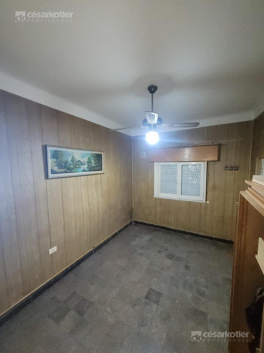 Casa 3 ambientes en lote de 7,5x40mts. c/cochera