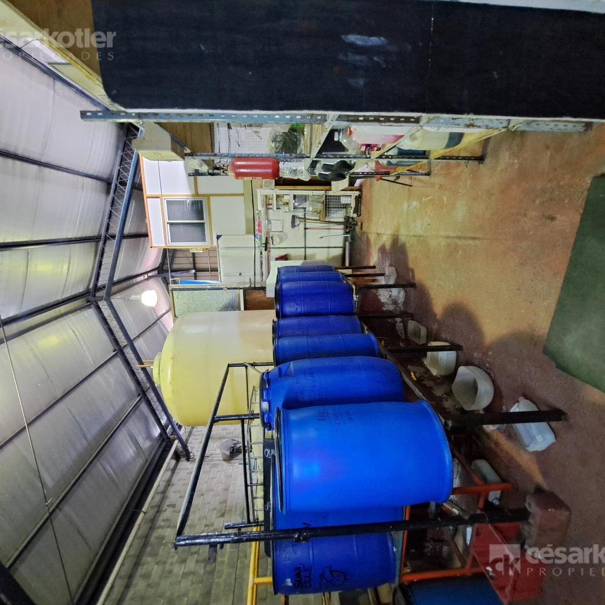 Foto de Galpón con Salon de ventas y oficina, imagen 2