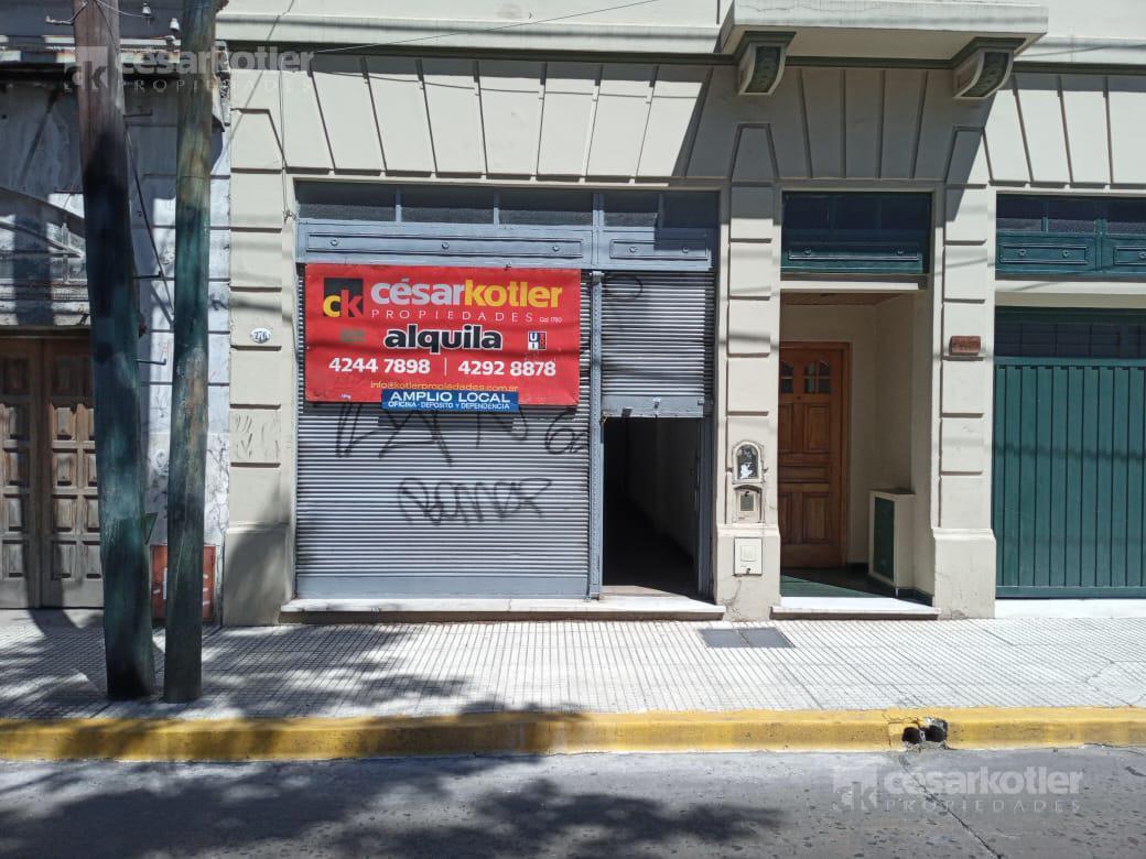 Foto de Amplio local comercial con depósito y oficina en planta alta muy buena, imagen 3