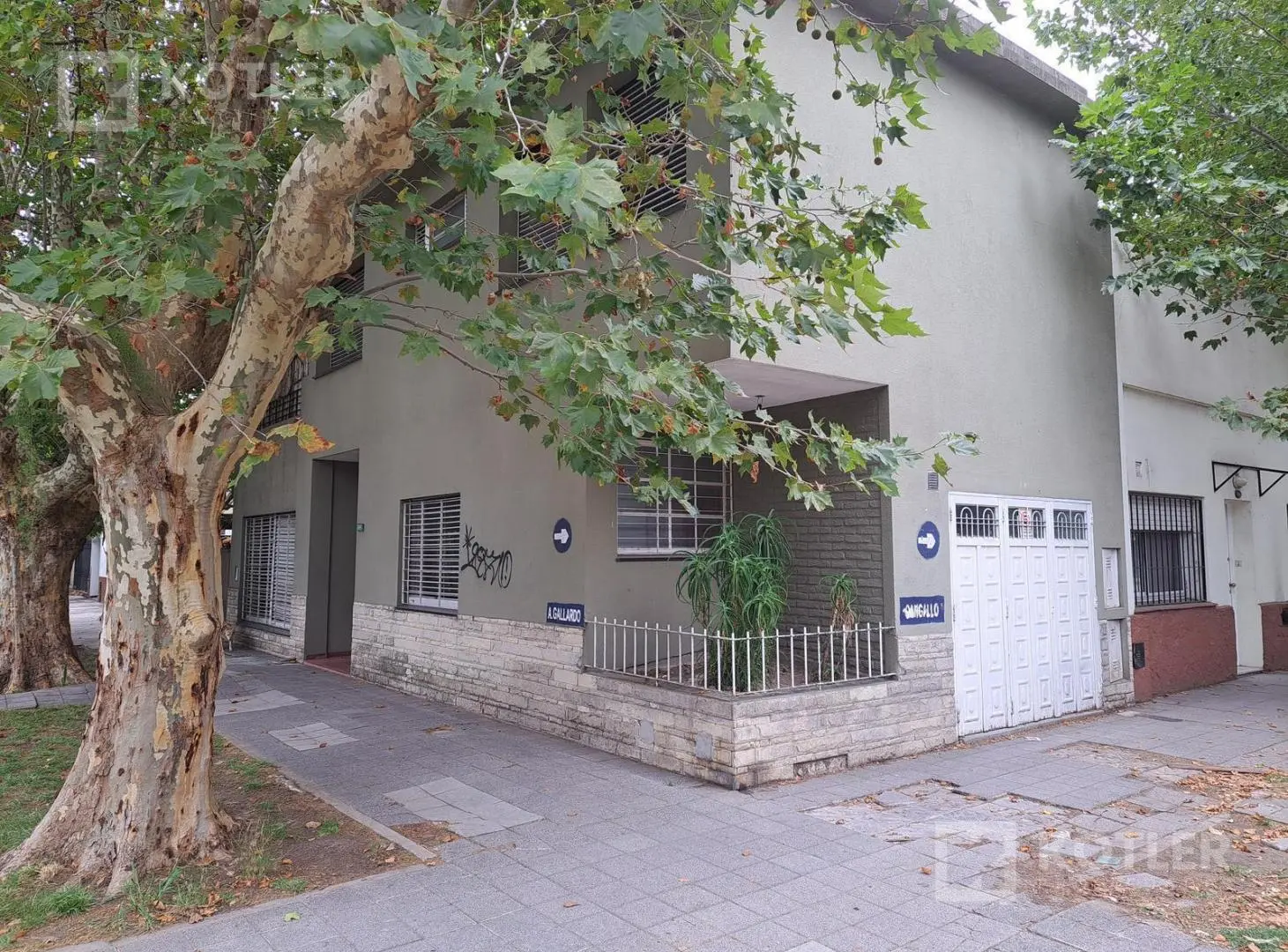 Ph Tipo Casa en excelente ubicacion de Temperley, con garage y dos dormitorios 3