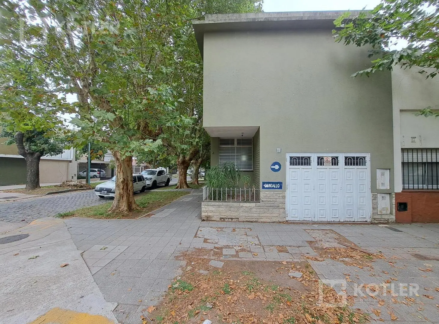 Ph Tipo Casa en excelente ubicacion de Temperley, con garage y dos dormitorios 2