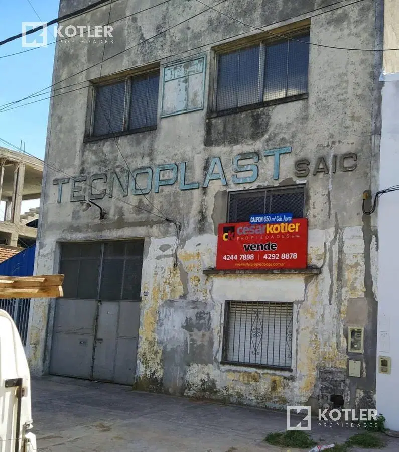 Depósito en Remedios De Escalada 2