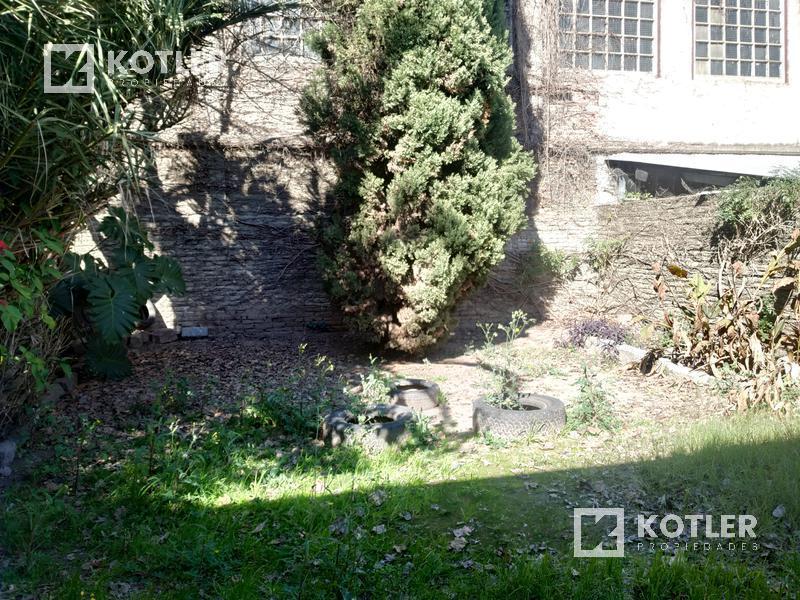 Foto de Local con deposito, jardin y entrada de servicio - Temperley, imagen 5