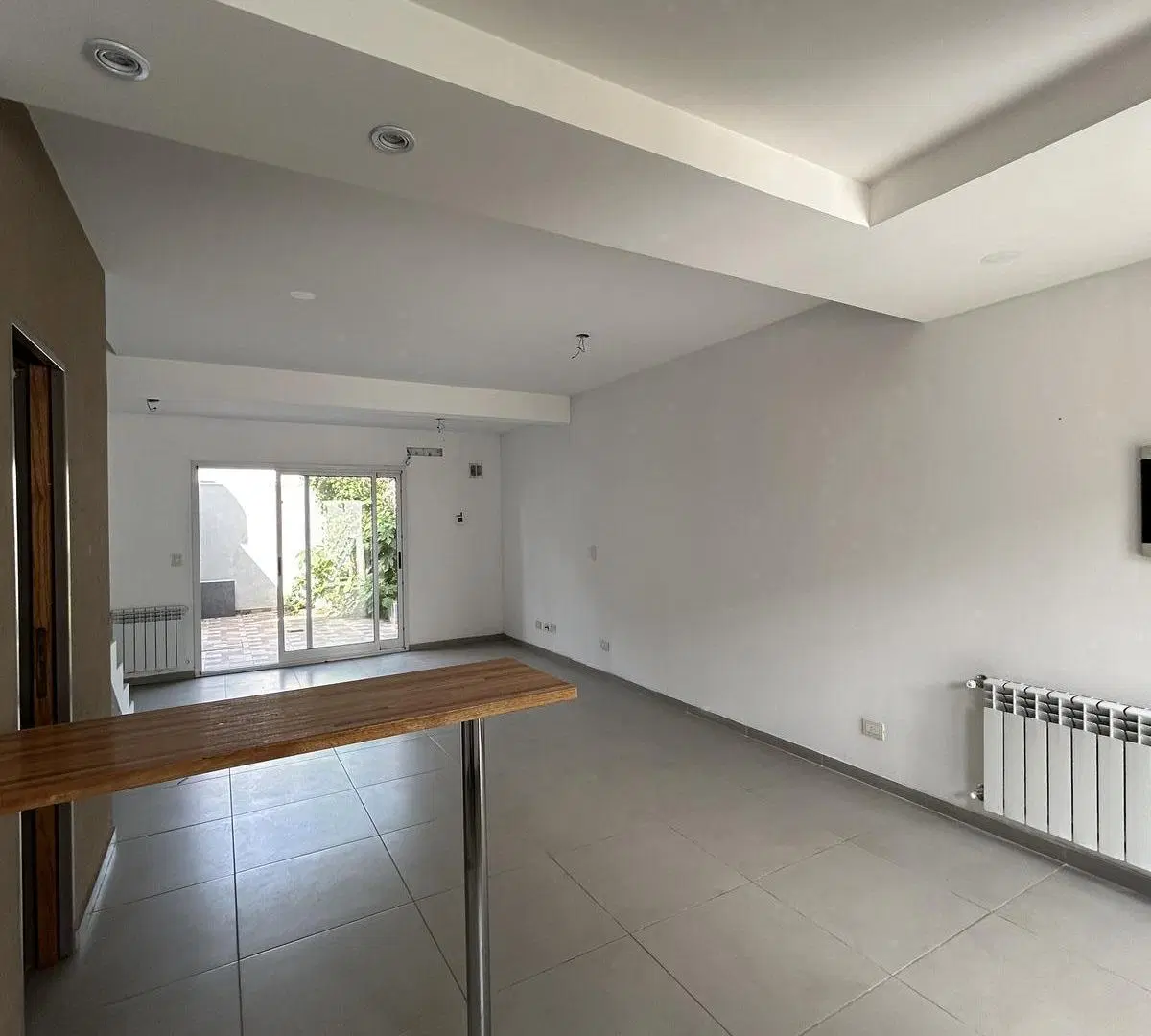 Duplex a estrenar de 3 amb. c/patio propio y espacio de cochera 4