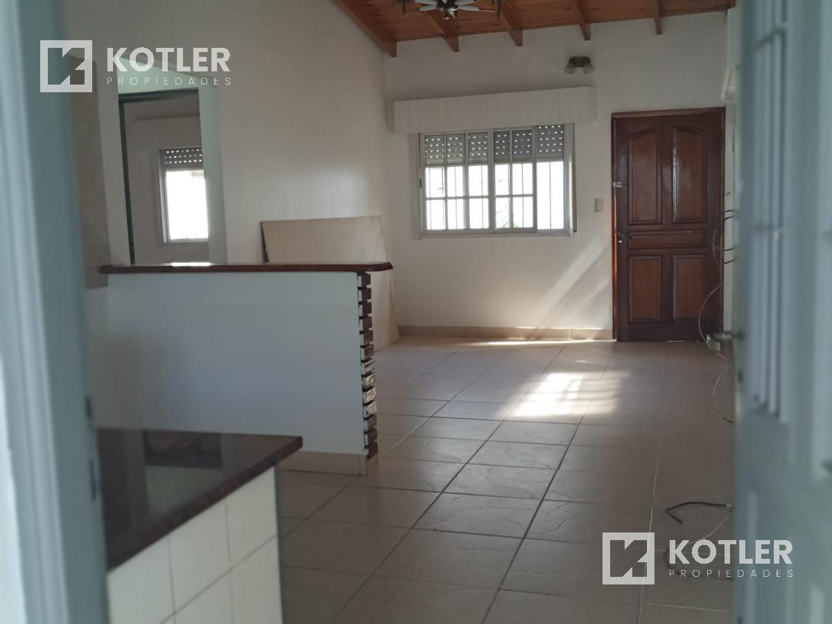 Foto de Alquiler Casa en PH con patio - Lomas De Zamora, imagen 2