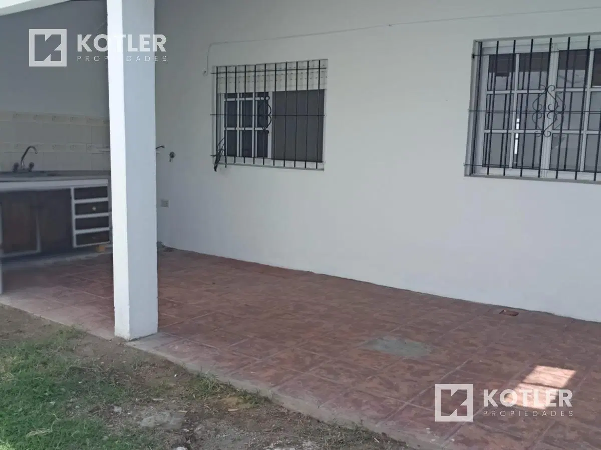 Alquiler Casa en PH con patio - Lomas De Zamora 5