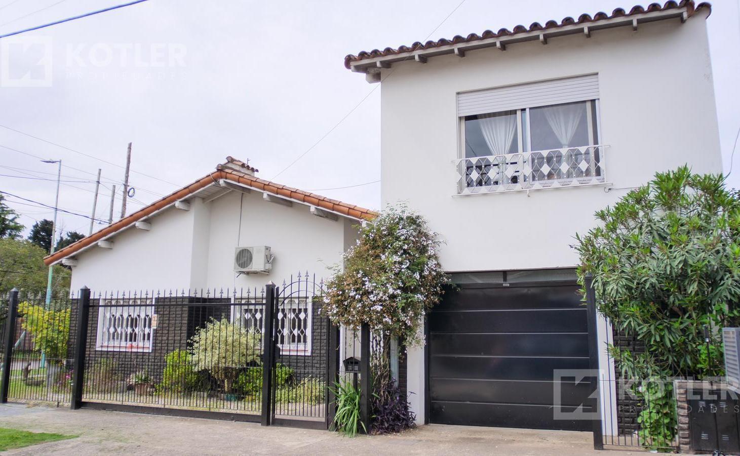 Foto de Hermosa casa con 3 dormitorios, amplia cocina y cochera cubierta, imagen 1