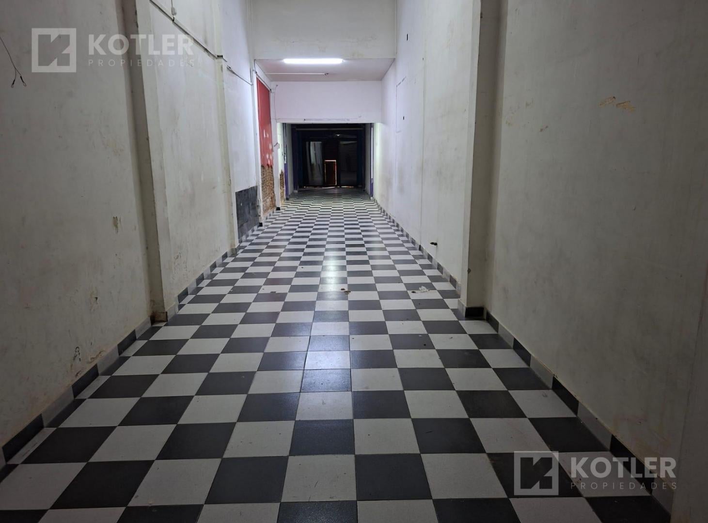 Foto de Local de 3x16 en centro comercial de Lomas - Lomas De Zamora, imagen 1