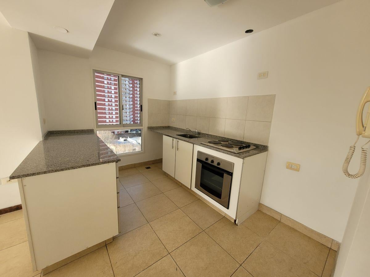 Foto de Muy Luminoso Depto. 2 amb, con suite, toilette, cochera y terraza con, imagen 5