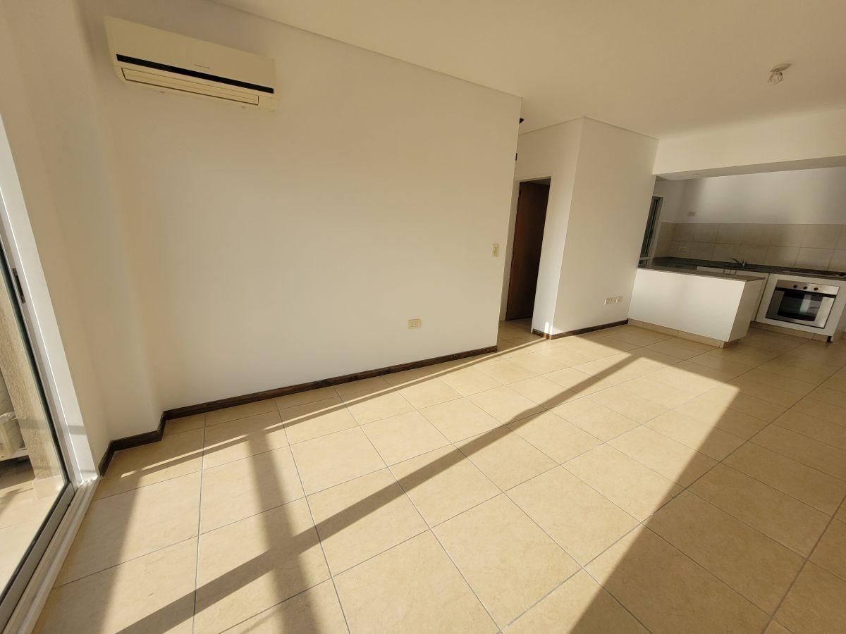 Foto de Muy Luminoso Depto. 2 amb, con suite, toilette, cochera y terraza con, imagen 2