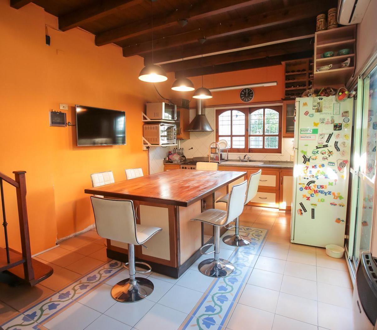 Venta Casa 4 Ambientes con Jardin en Villa Pueyrredon 1