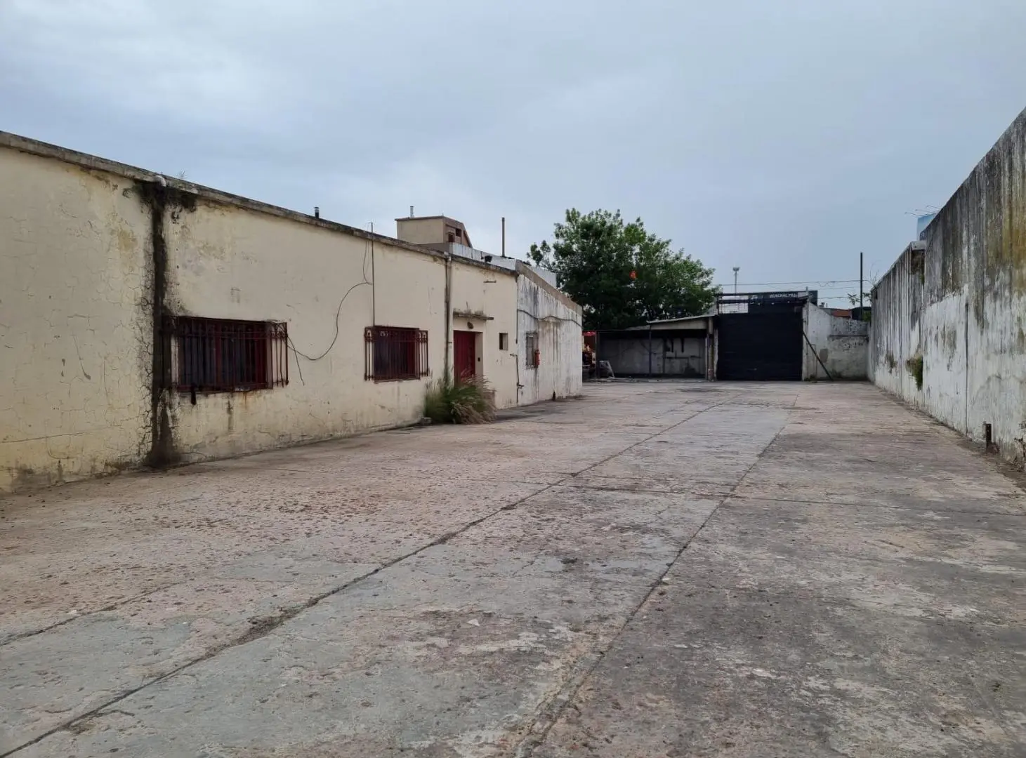 ALQUILER DOBLE LOTE EN DEVOTO 2