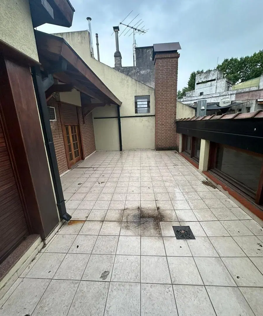 IMPORTANTE CASA EN ALQUILER EN VILLA DEVOTO PARA USO COMERCIAL 5