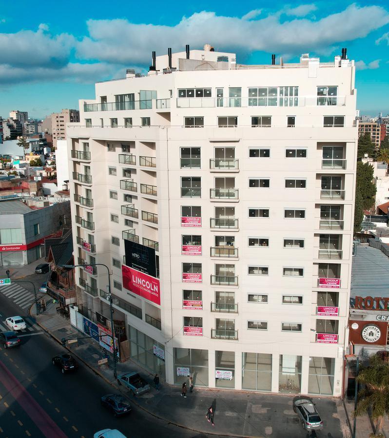 Foto de VENTA DEPARTAMENTO 4 AMBIENTES EN VILLA DEL PARQUE, imagen 1