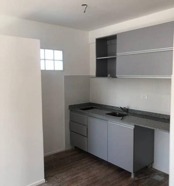 Foto de VENTA 1 AMB. DIVISIBLE EN FLORES, imagen 4