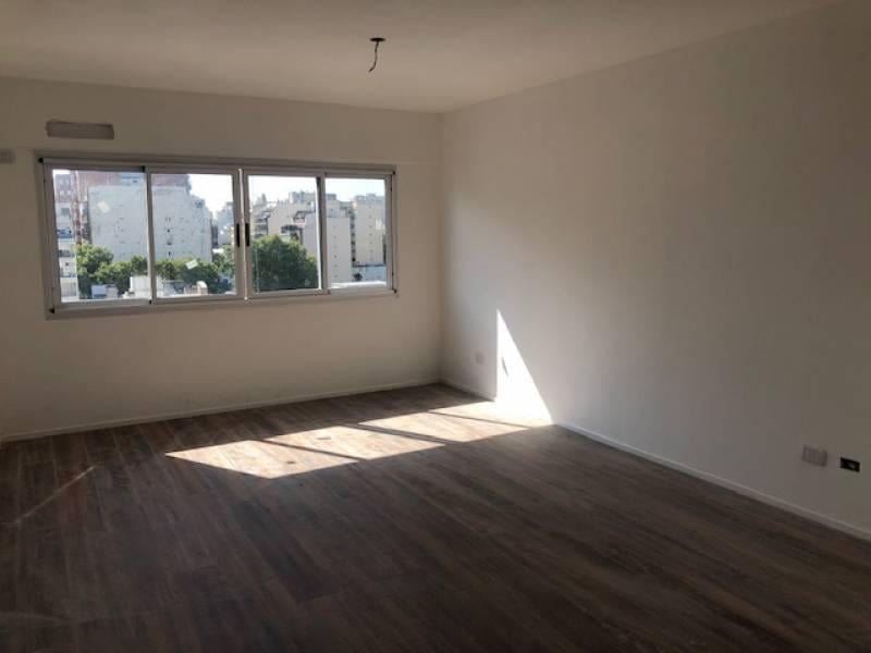 Foto de VENTA 1 AMB. DIVISIBLE EN FLORES, imagen 2