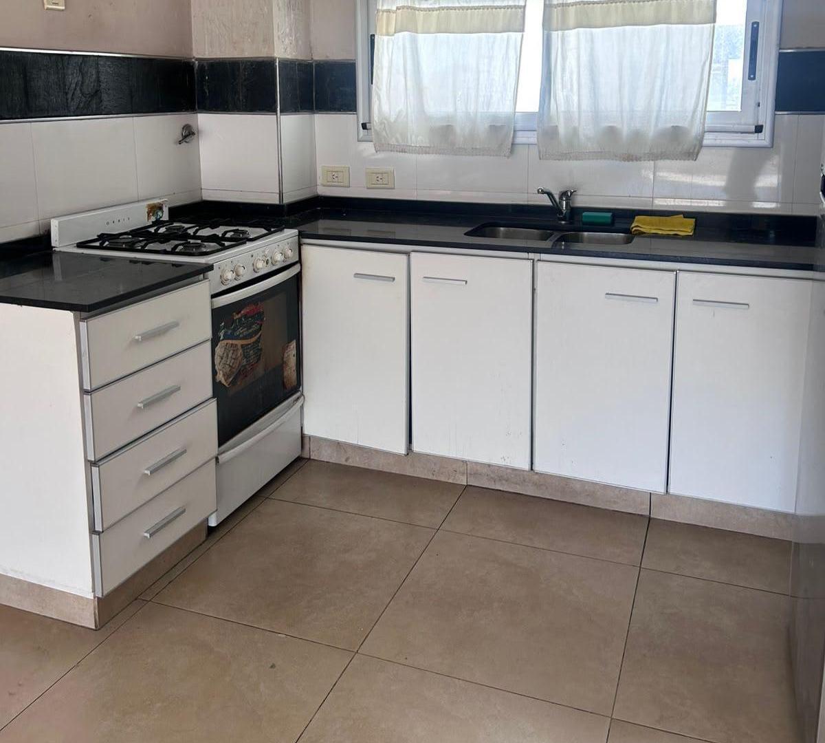 Foto de VENTA departamento 4 ambientes con cocheras en Villa Devoto, imagen 4