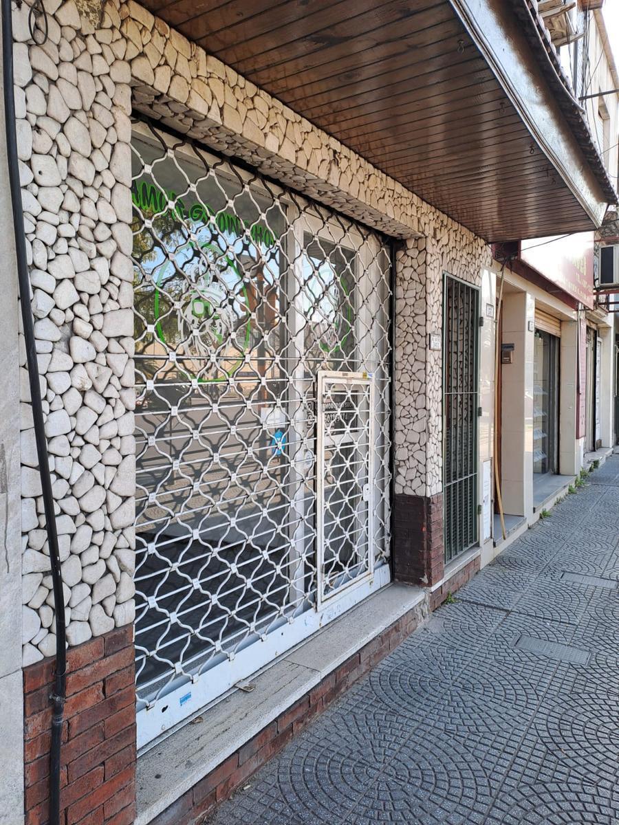 Local con vivienda en planta alta