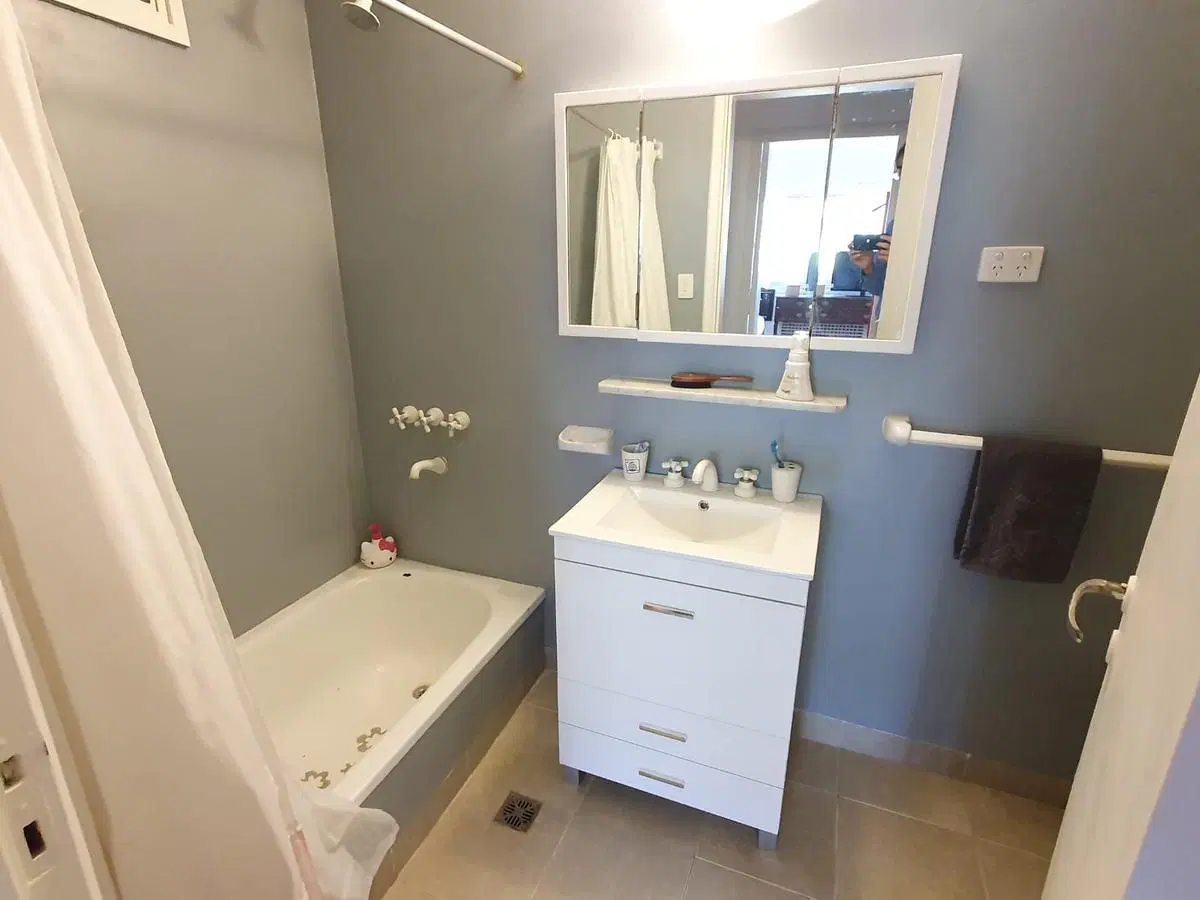 Casa en Martinez de 300m2 y 394m2 lote, 6 ambientes y dependecia amplio  jardín 5