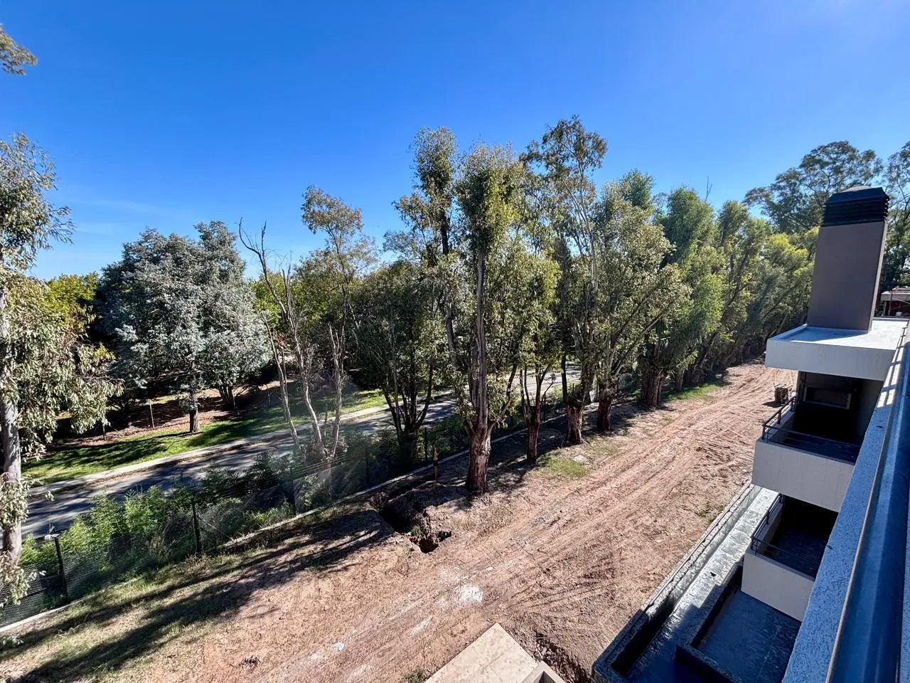 2 ambientes, amplio balcón aterrazado, parrilla y vista abierta al Campus Austral 4