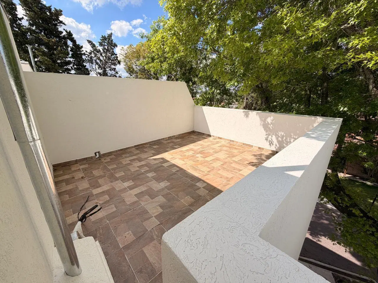 Casa Townhouse a estrenar moderna muy linda 4 Dorm , jardin , 2 cocheras, complejo cerrado 4